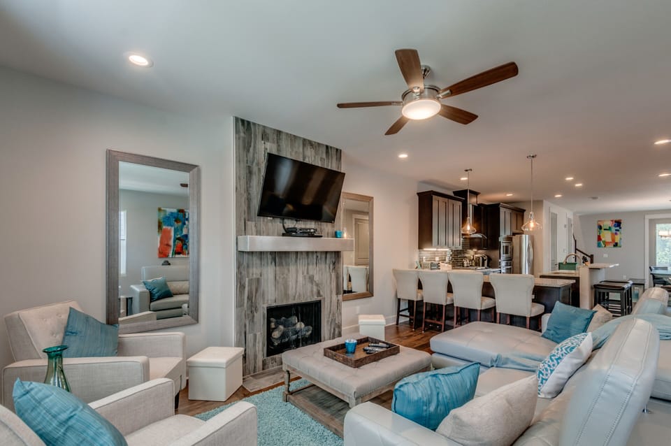 Fireplace, recliner chairs great area for relaxing and entertaining with friends