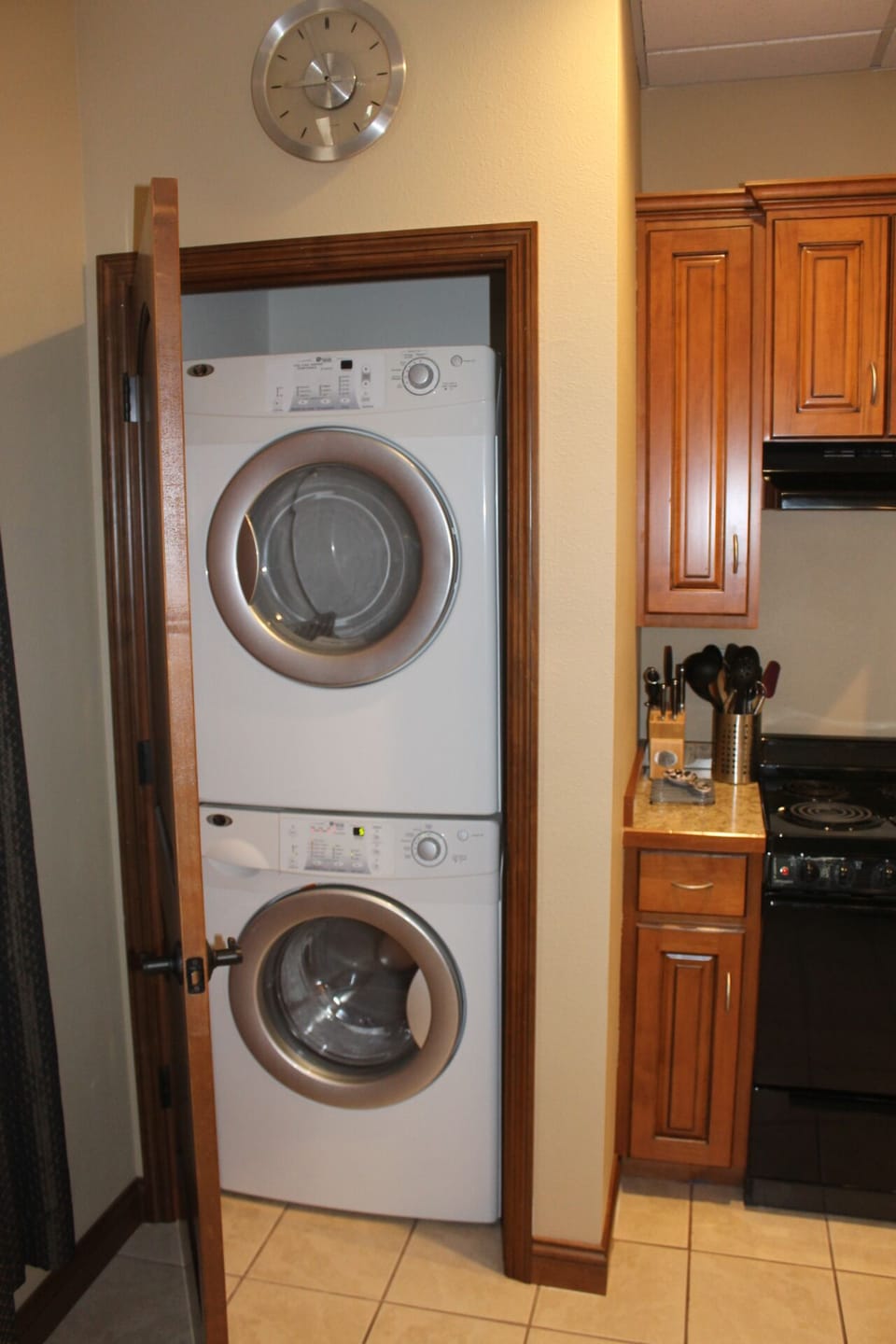 Washer and dryer available for usage.
