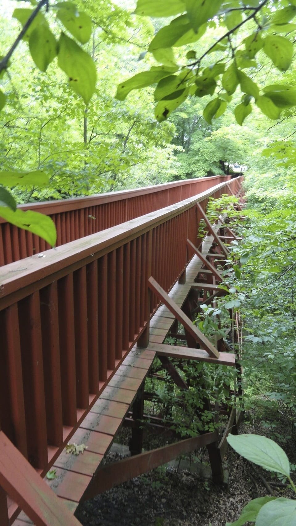 Red Bridge 1/2 block walk away