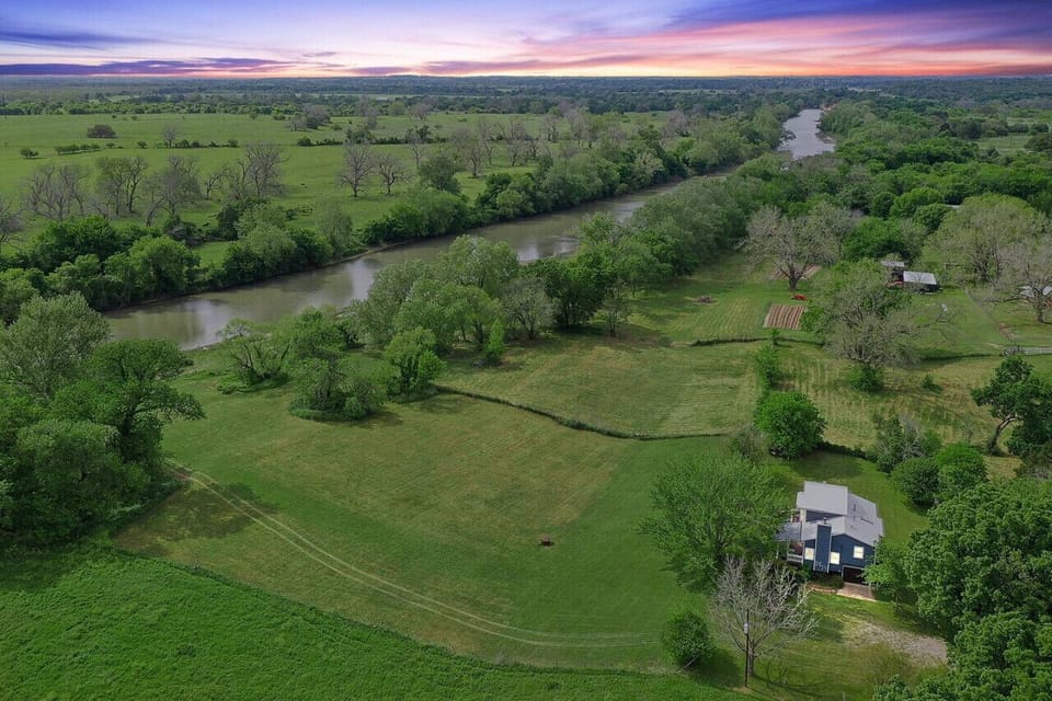 Cabin on the Colorado River!  Walk to the waters edge and enjoy whispering wind… Amazing views from the porch too!