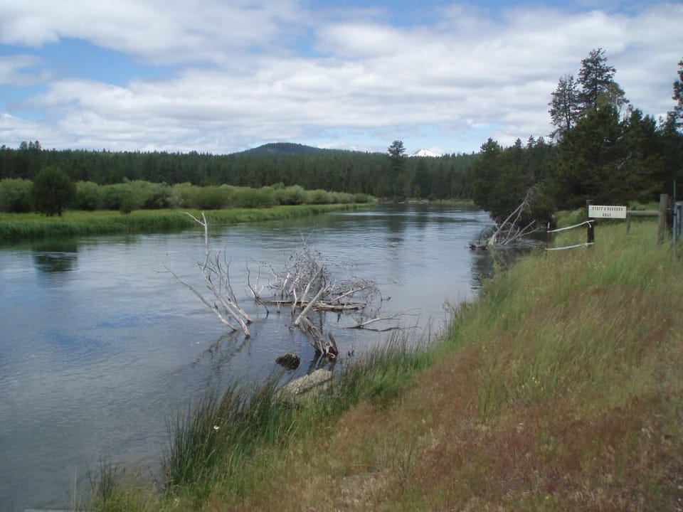 20 miles paved scenic bike trails throughout Sunriver and along Deschutes River.