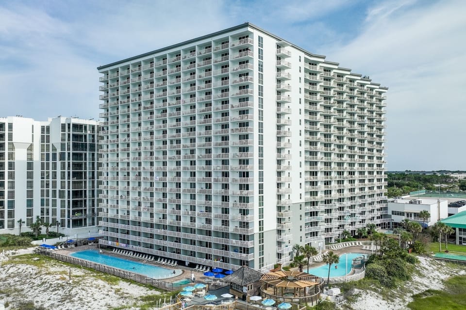 Pelican Beach Resort - on the beach!