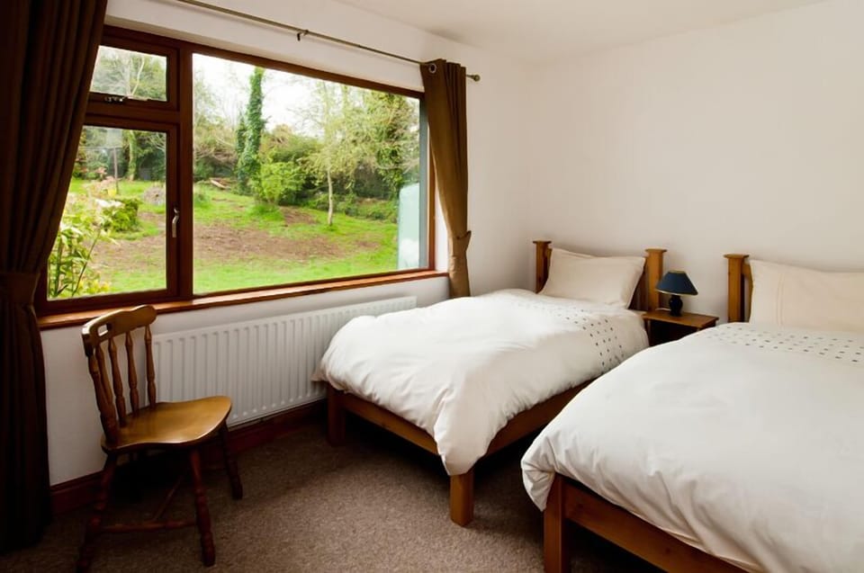 Twin bedroom