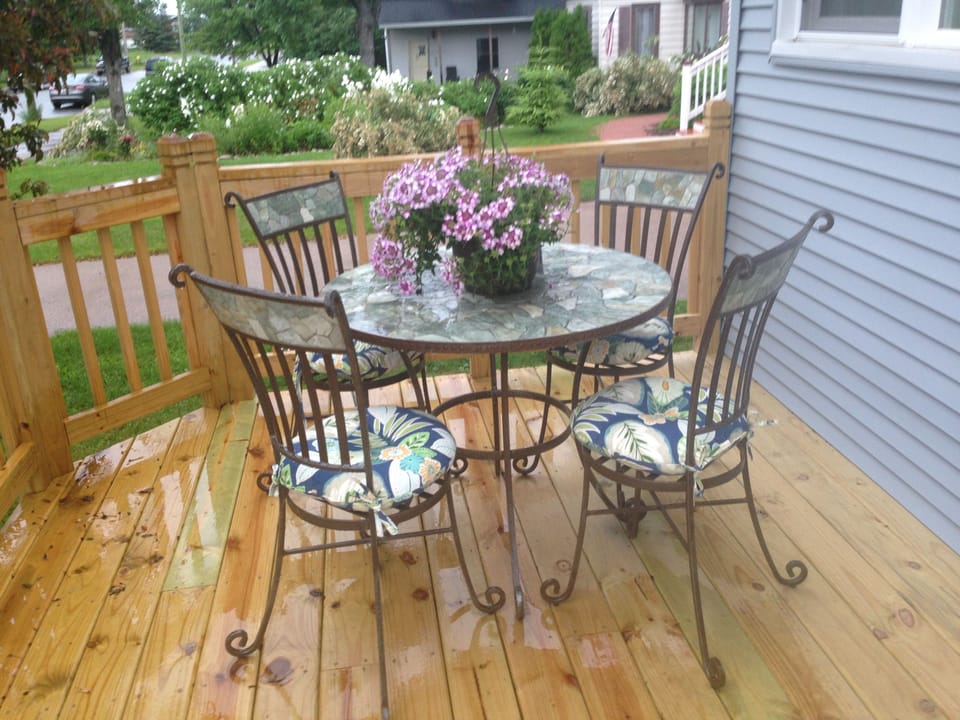 Outdoor dining