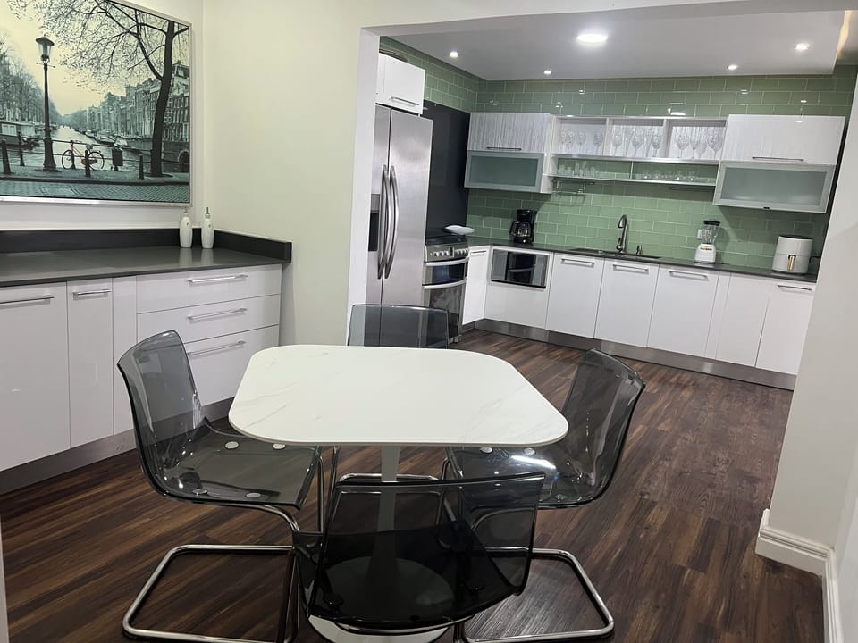 Breakfast room