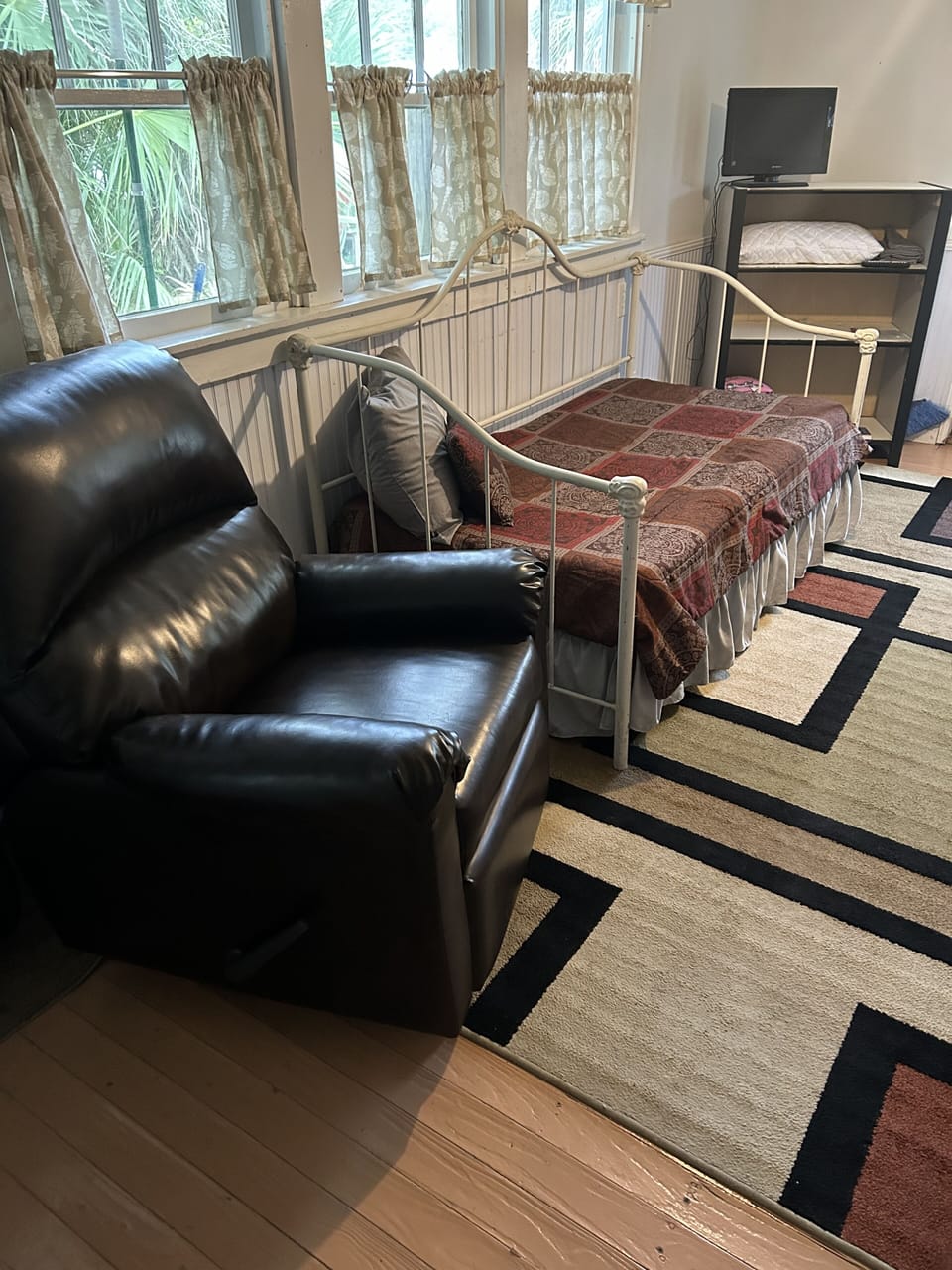 Closed in back porch with trundle sleeps two.