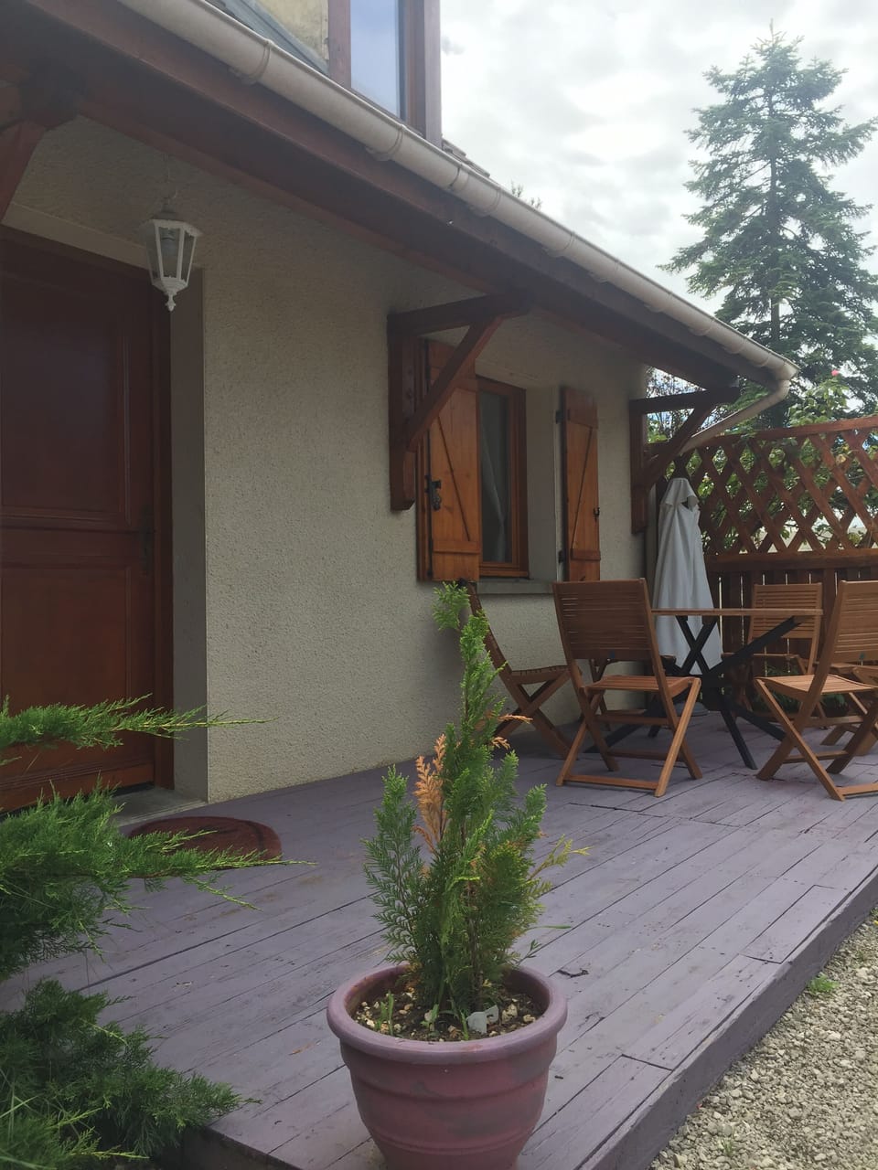 Outdoor dining