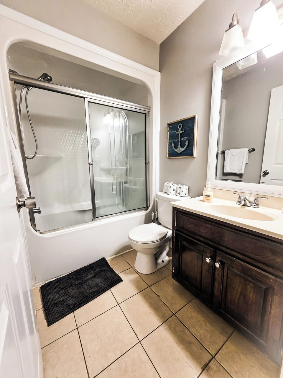 Full bath - shower/tub combo