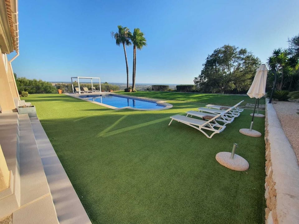 Pool area