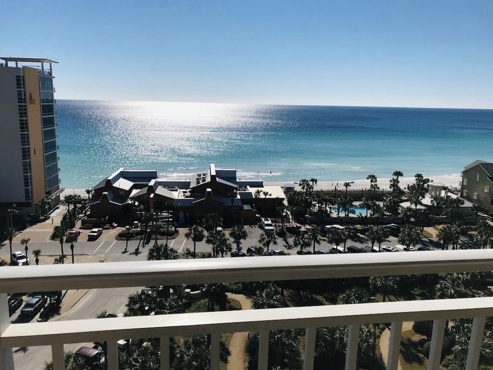 Balcony views! Never ending summers! 