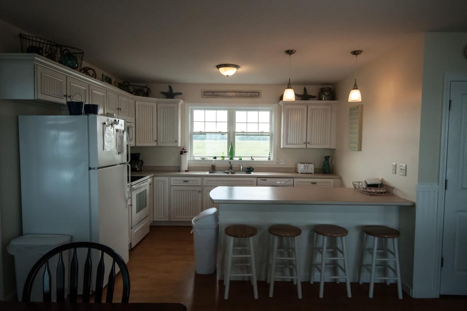 Fully equipped kitchen.