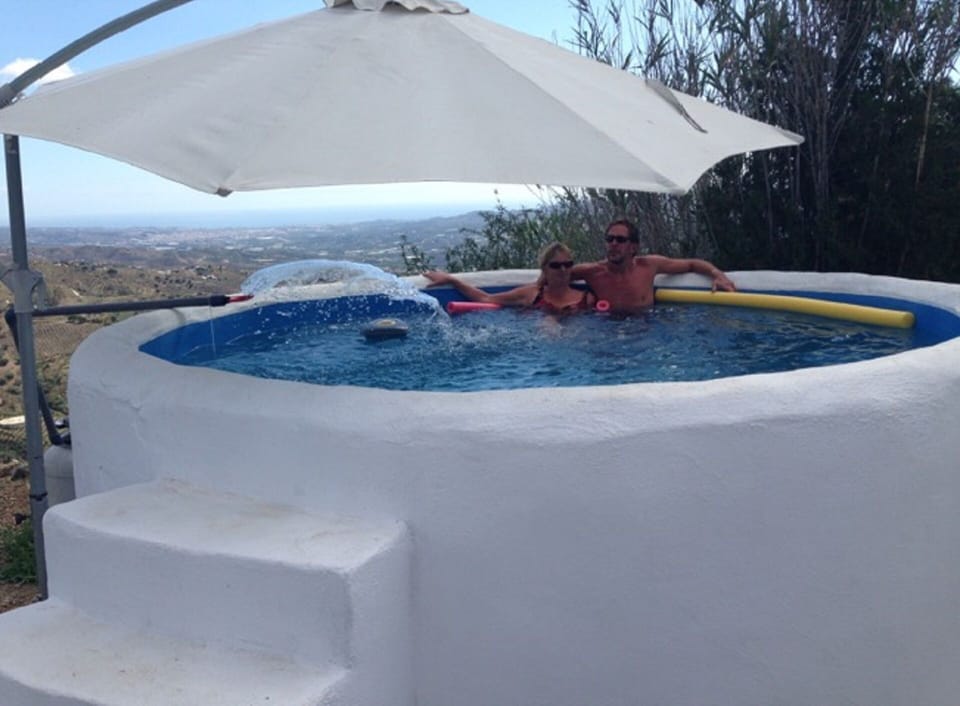 New for 2016-- 18,000 litre plunge pool -totaly private-filled with well water