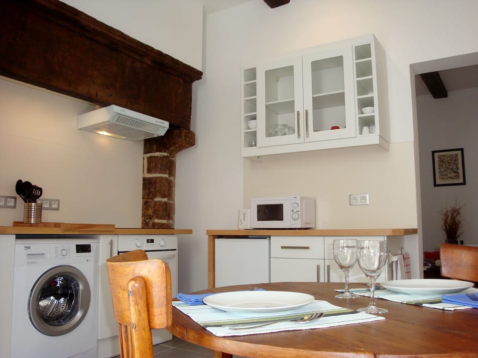 ample space for dining in the kitchen area