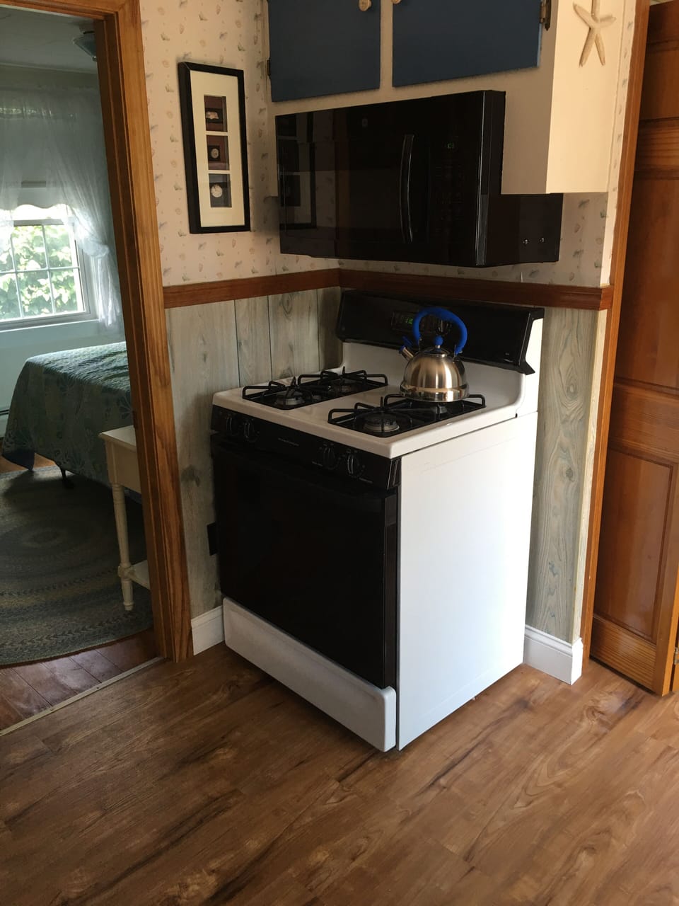 stove & microwave
