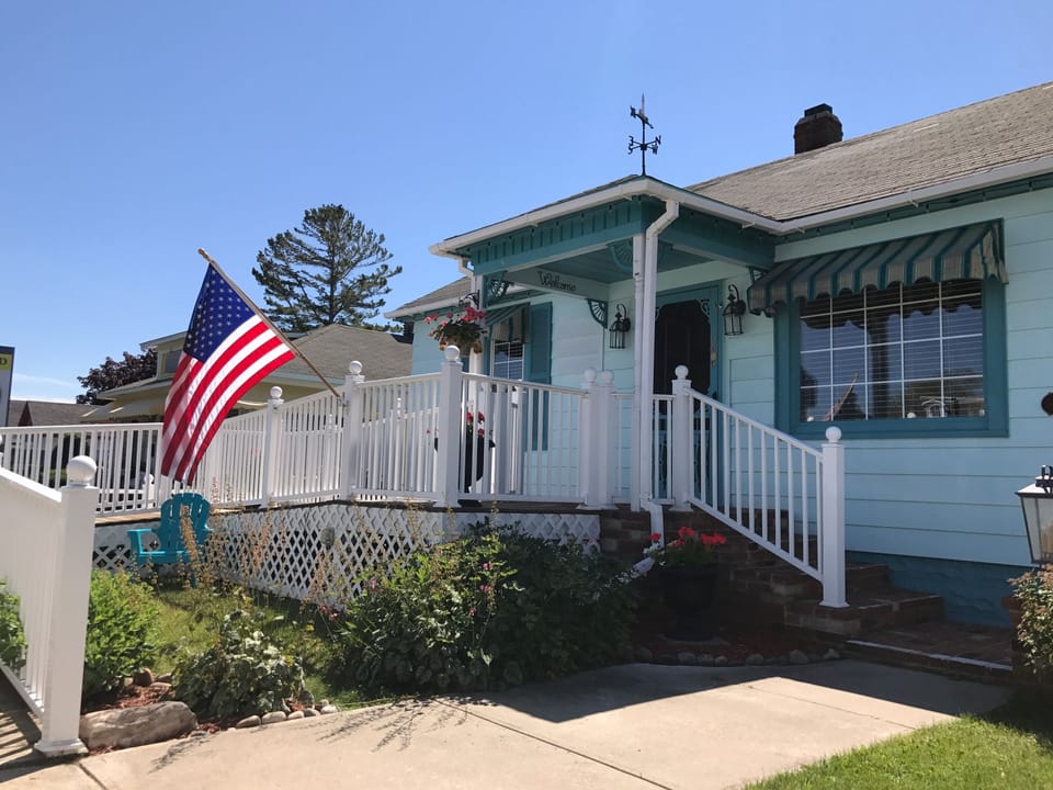 Huron Breeze Cotage