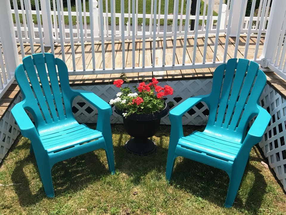 Sit and relax in the front yard and enjoy the day!