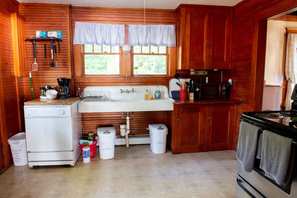 Kitchen with dishwasher