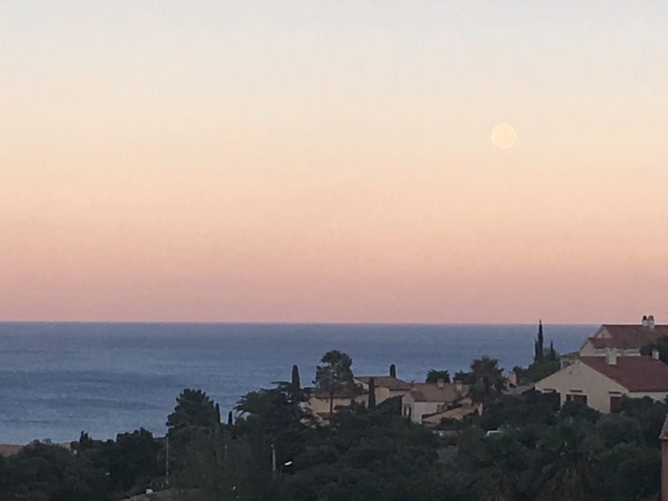 Beach/ocean view