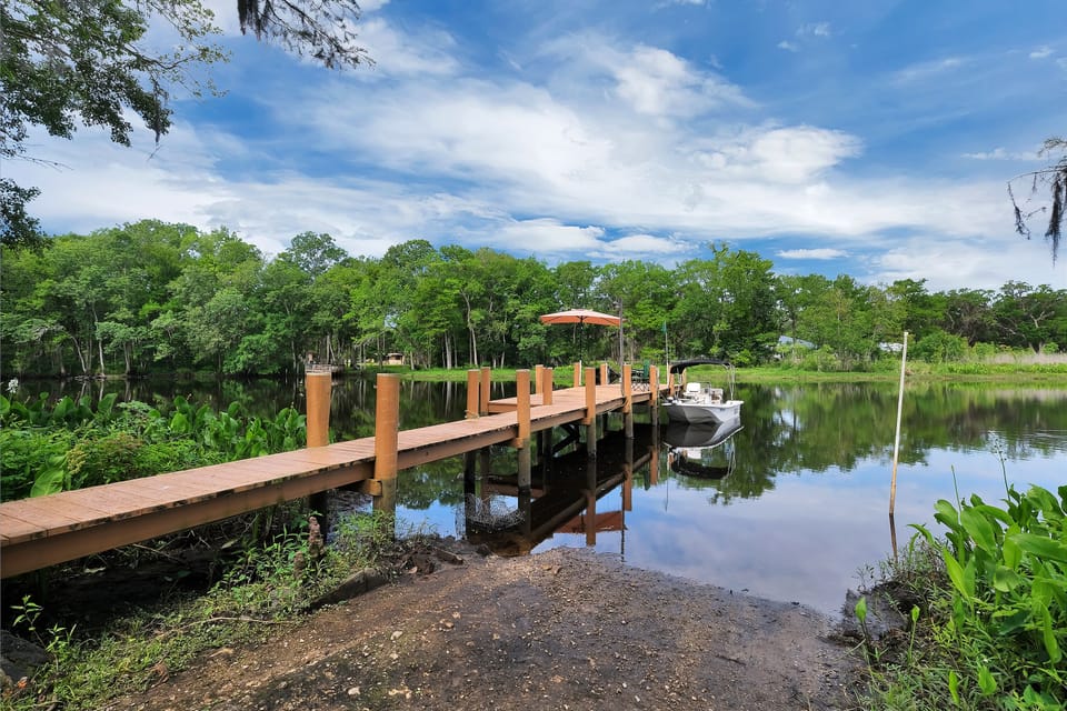 Private Boat Ramp & Pier