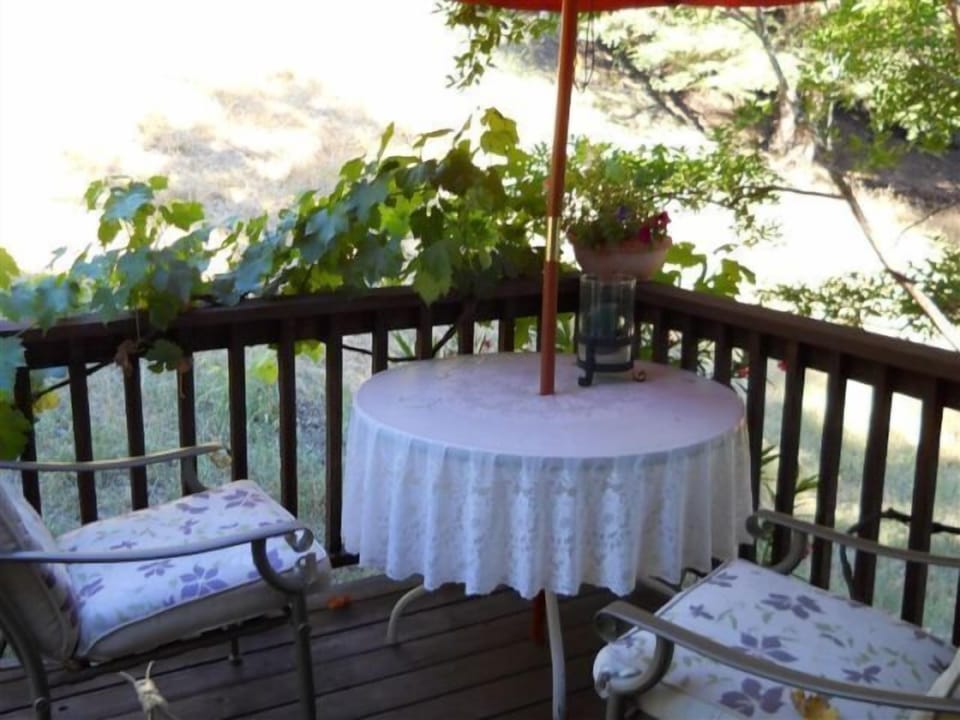 PRIVATE PATIO