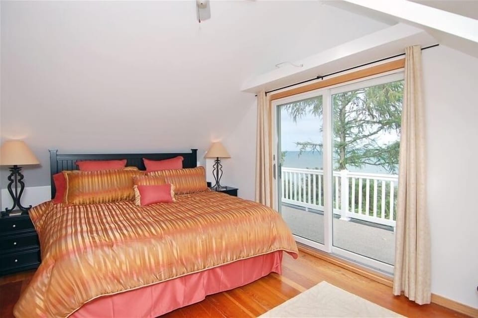Master Bedroom with balcony and Lake Michigan view!