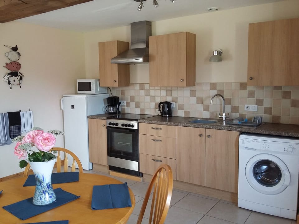 Le Grenier - kitchen/dining room