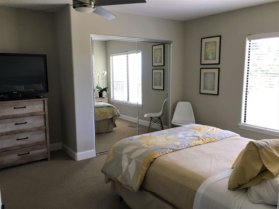 Second bedroom with Queen bed