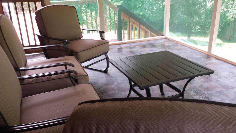 Screened in Porch