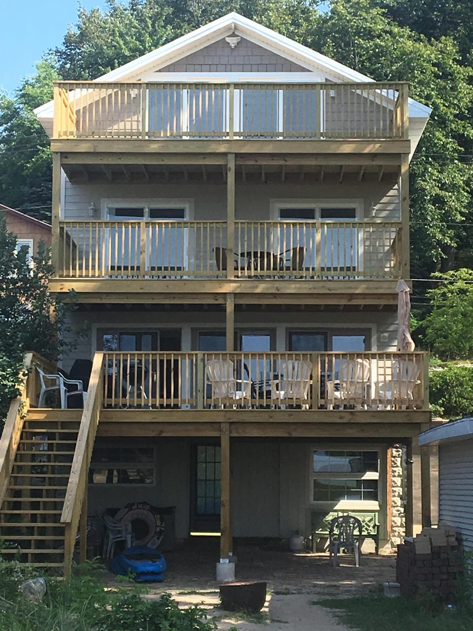 Rear view of Sandango’s 4 floors and 3 decks