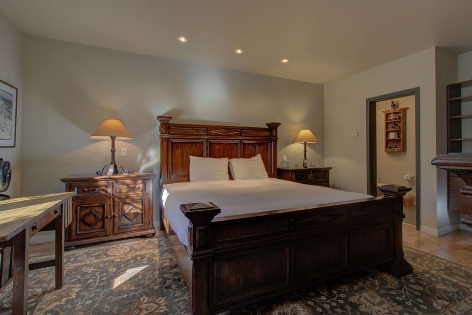 Master Bedroom (Second)