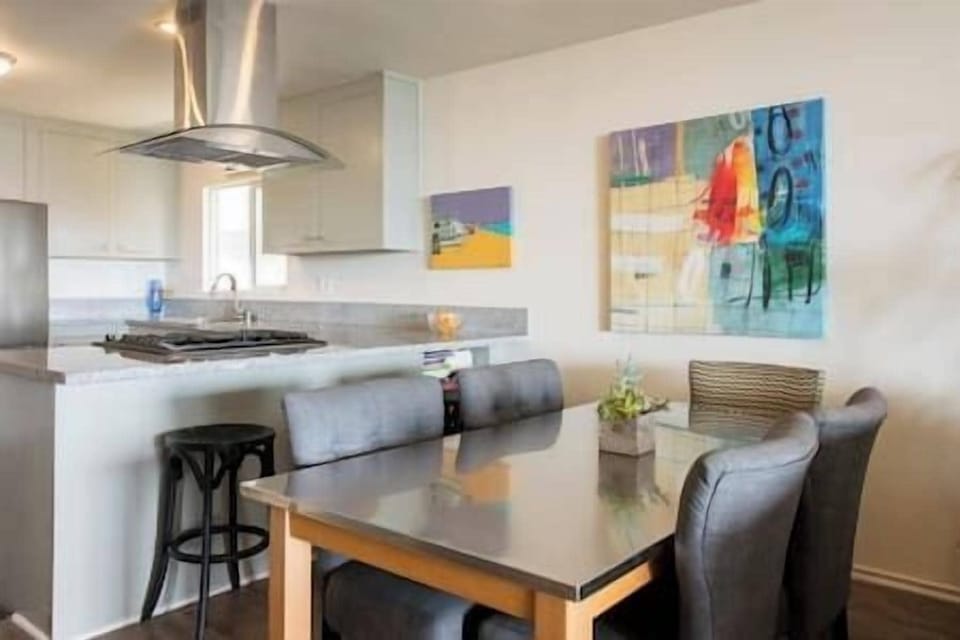 Easy going floor plan, enjoy cooking while not missing any action