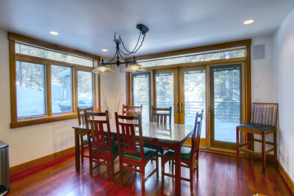 Stickley dinning table 