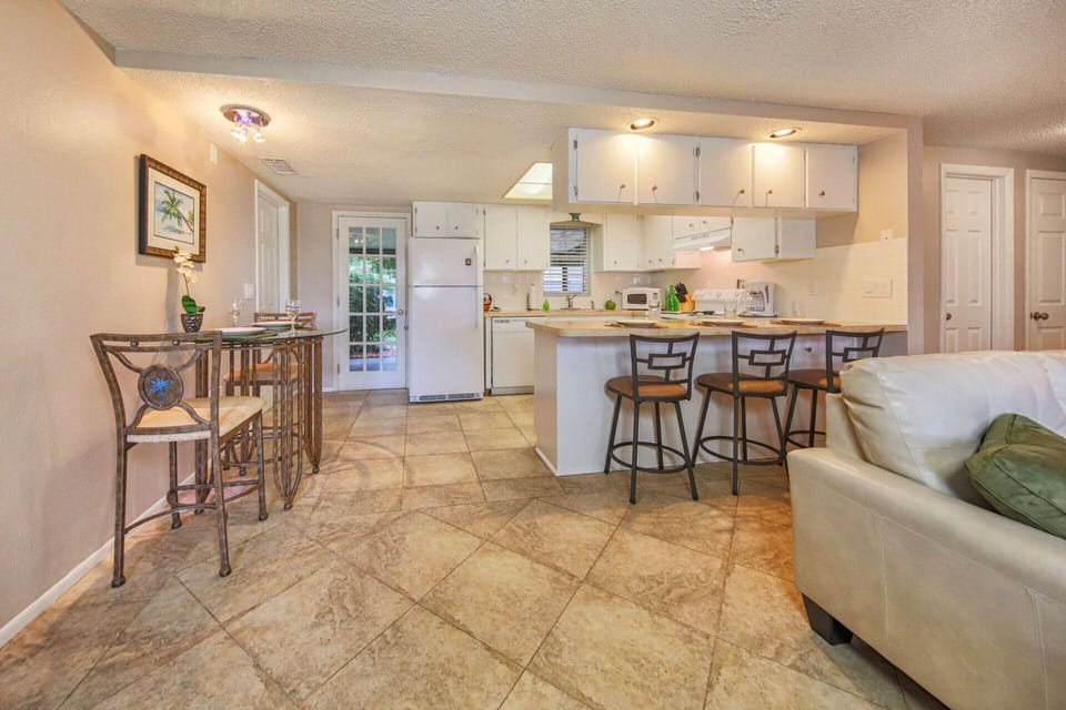 Sandcastle Cottage has an open and airy floor plan