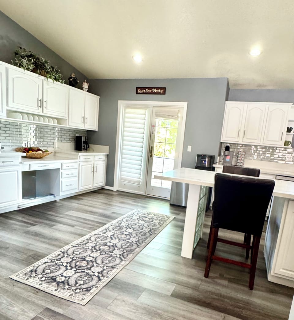 Gourmet Kitchen 