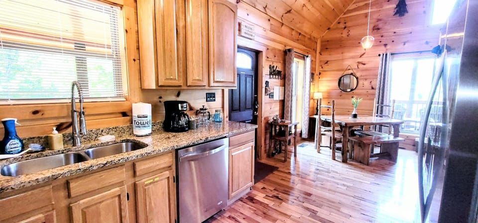 Open kitchen to dining area