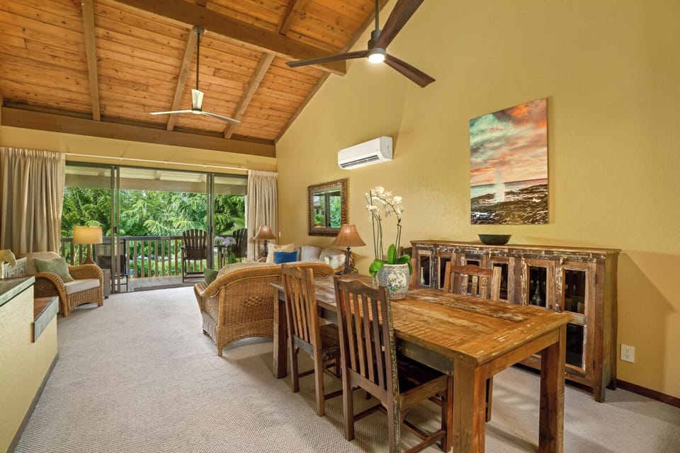 Open concept. AC and ceiling fans keep you comfortable.