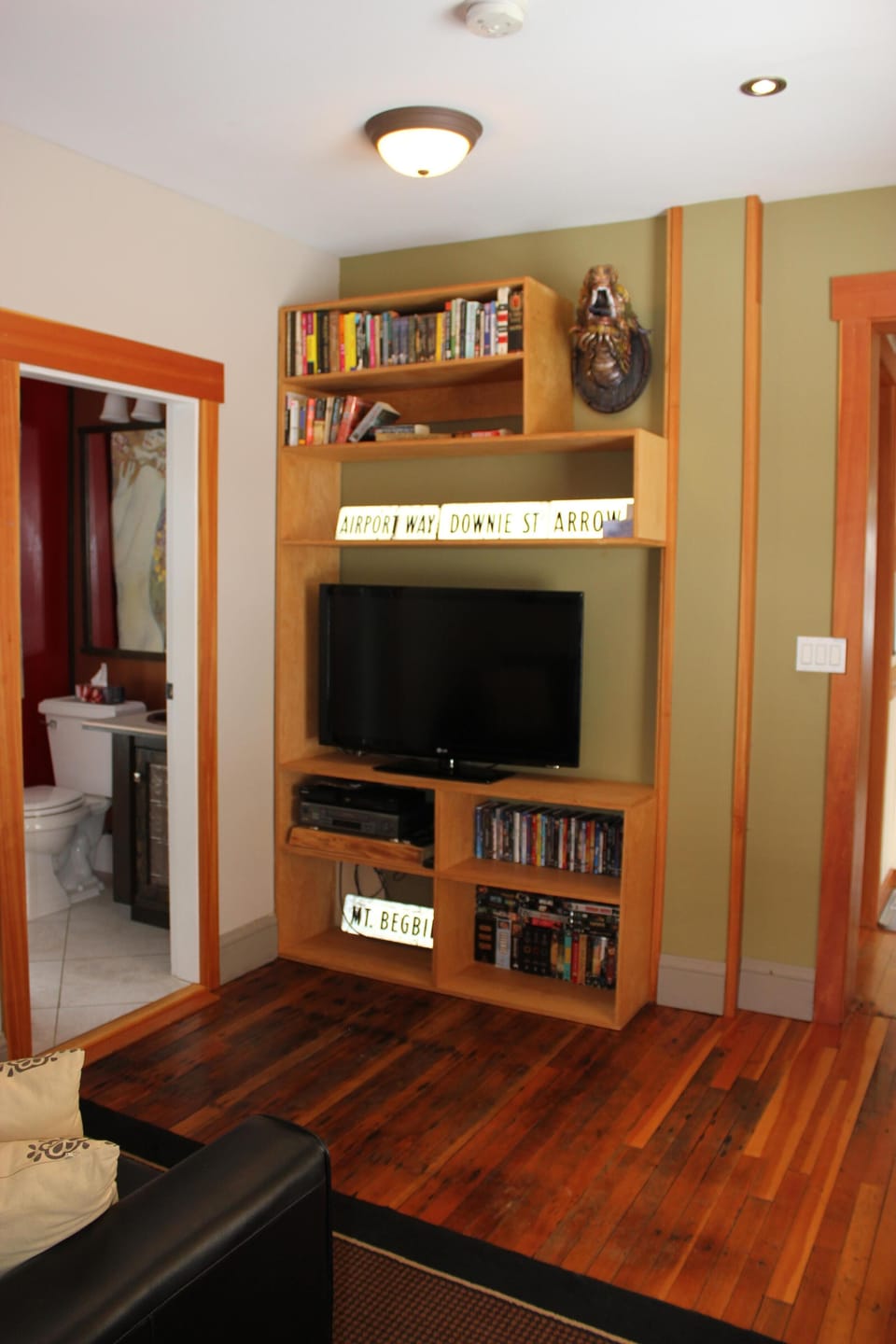 Back movie room with ensuite bathroom