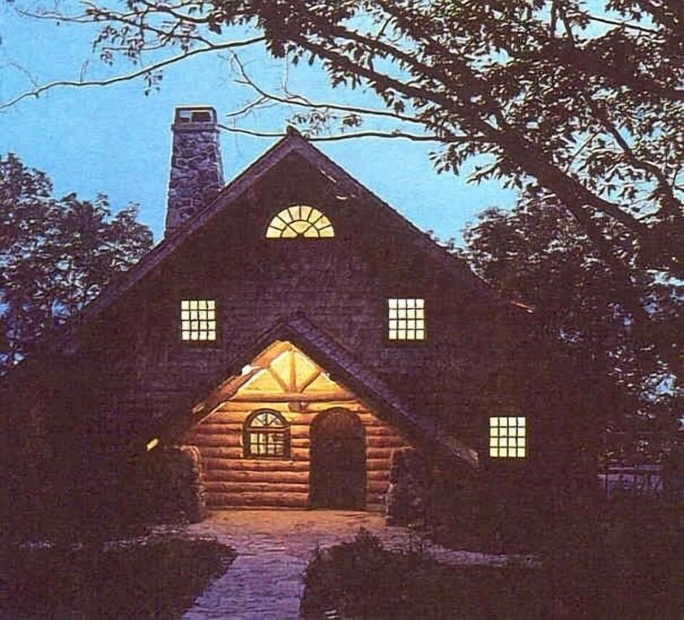 "Lion Downe" Cottage, Entrance To Paradise