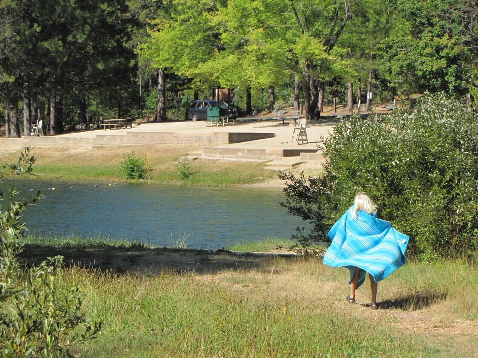 walk to Fly-In Lake