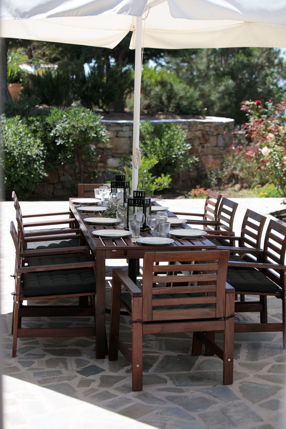 Outside dinning area- table for 10