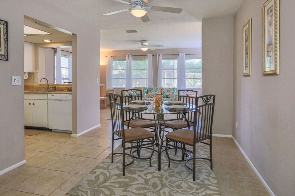 Dining area seats four and breakfast bar seats two