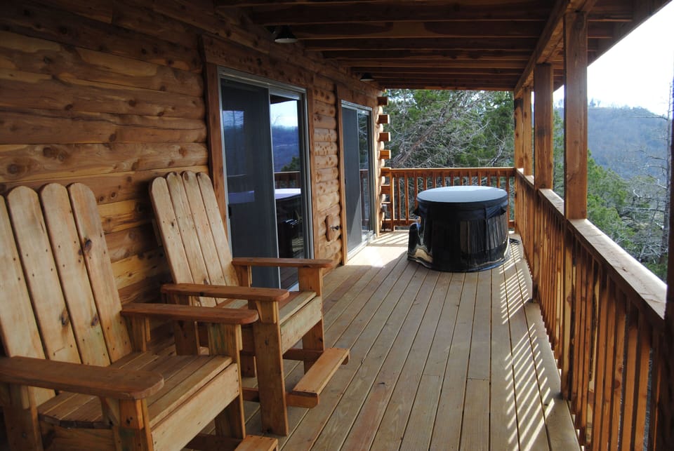 Great deck with view - furniture and hot tub 