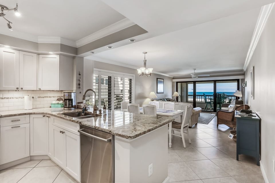View when you walk in and look towards the ocean