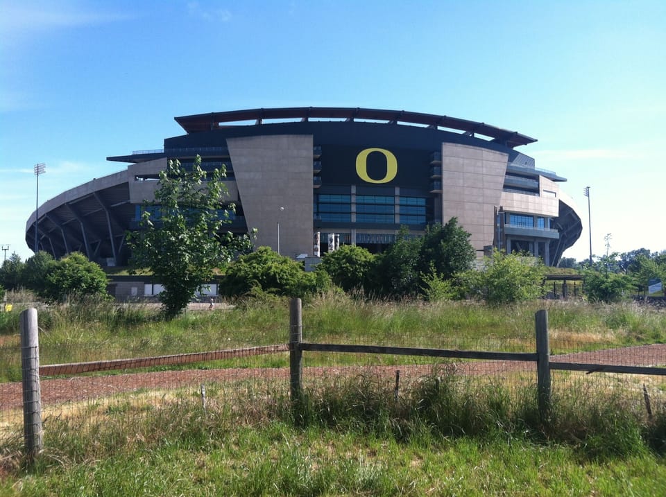 8 minute walk to Autzen Stadium Pac12 Football, soccer & PK Stadium Baseball