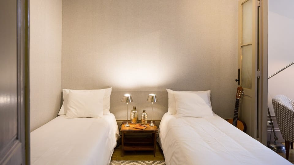 Twin bedroom