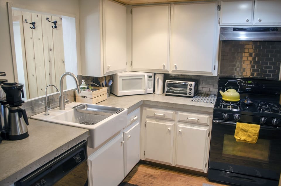 Kitchen & Concrete countertop