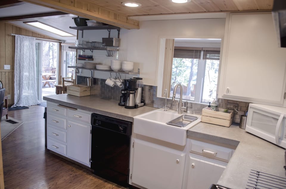 Kitchen (Continued)