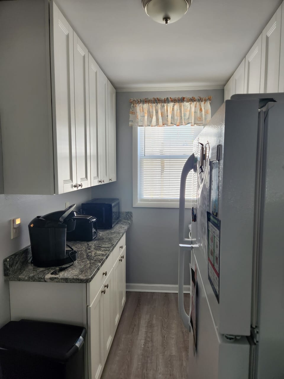 Fully equipped kitchen for 6 ( coffee maker, Keurig, microwave)