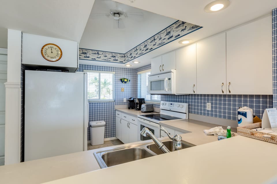 Fully equipped kitchen