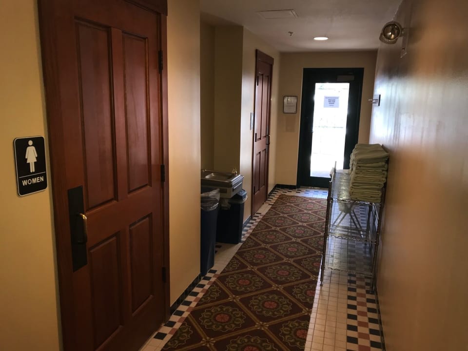 Powderhorn hot tub facilities area